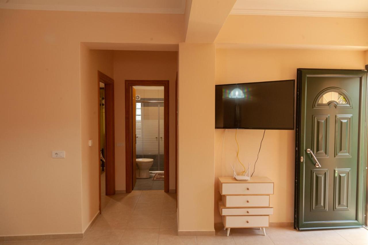 Tsoutsis Apartments Marantochori Exterior foto
