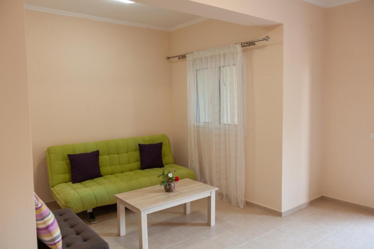 Tsoutsis Apartments Marantochori Exterior foto