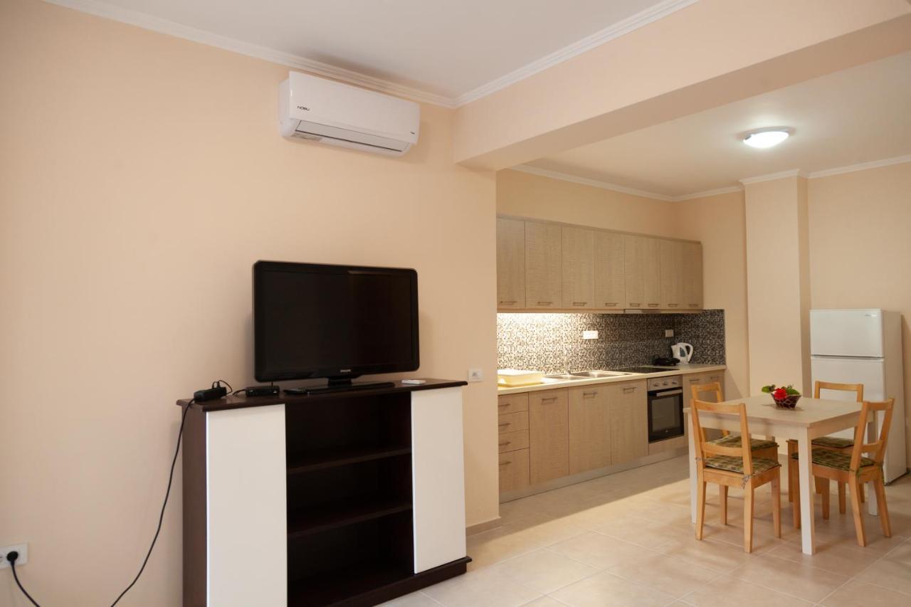 Tsoutsis Apartments Marantochori Exterior foto